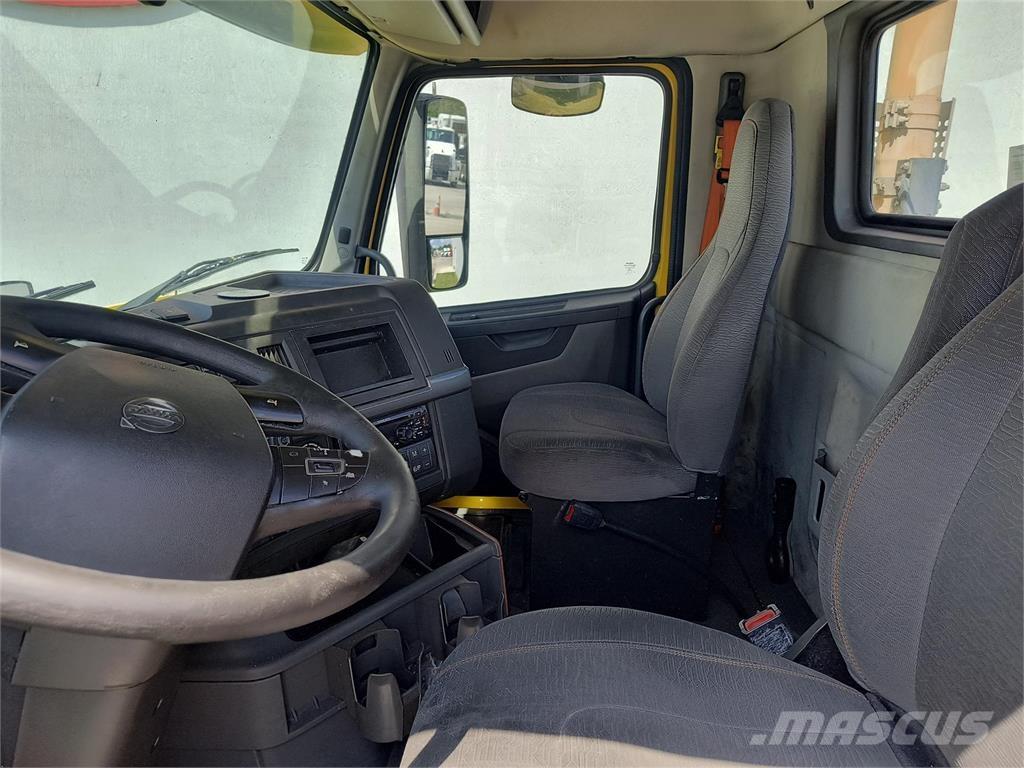 Volvo VNR64T300 Sattelzugmaschinen