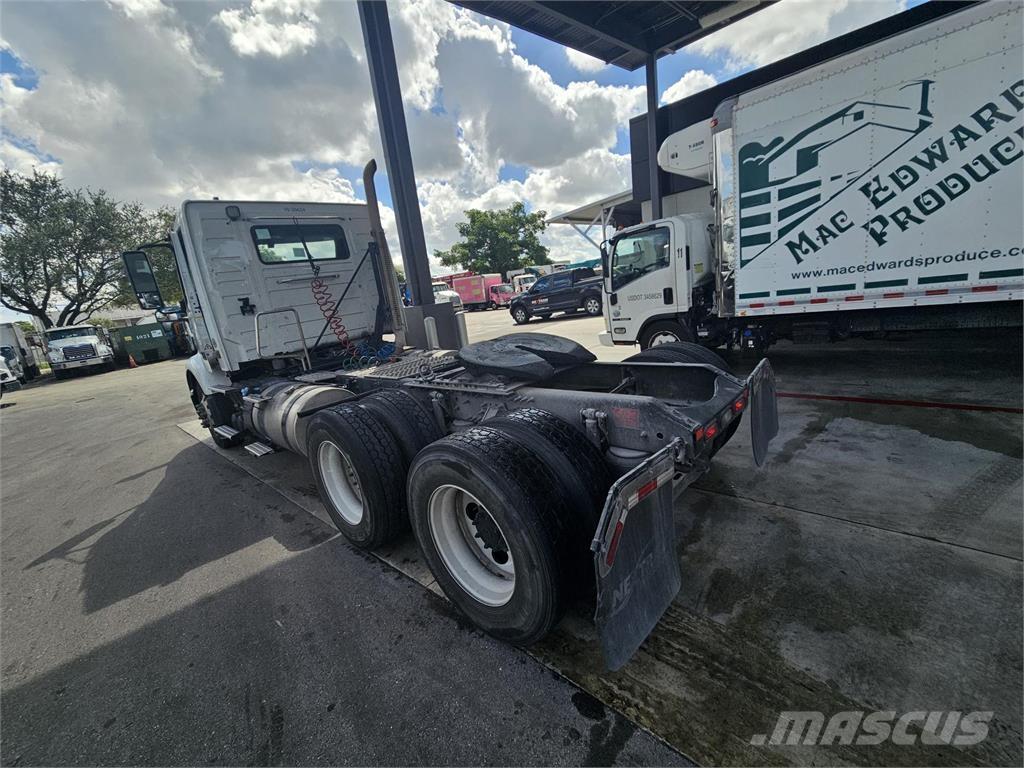 Volvo VNR64T300 Sattelzugmaschinen