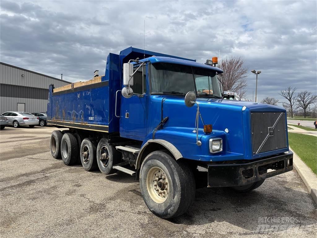 Volvo WG64T Kipper
