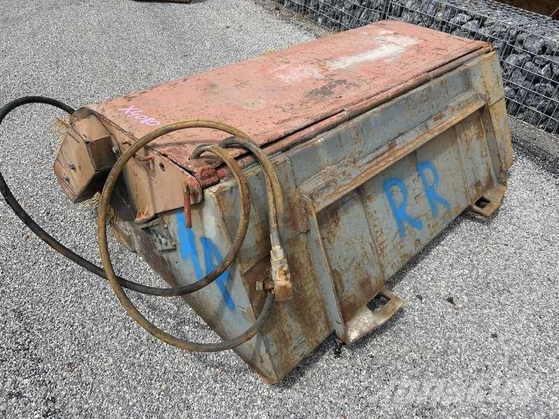  AUTRE 1700mm Kehrmaschine