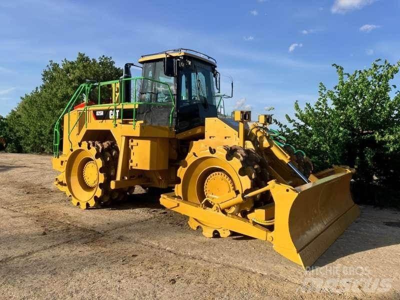 CAT 825H Müllverdichter