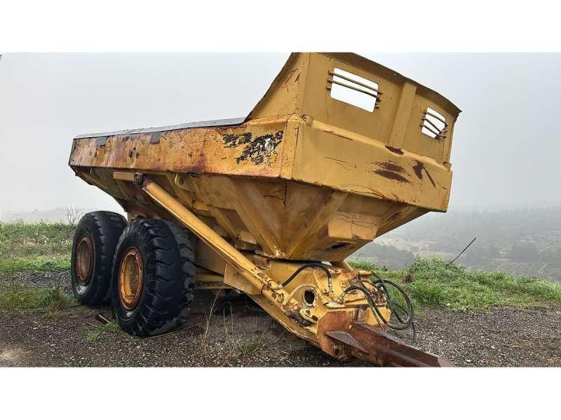 CAT D250B Kipper