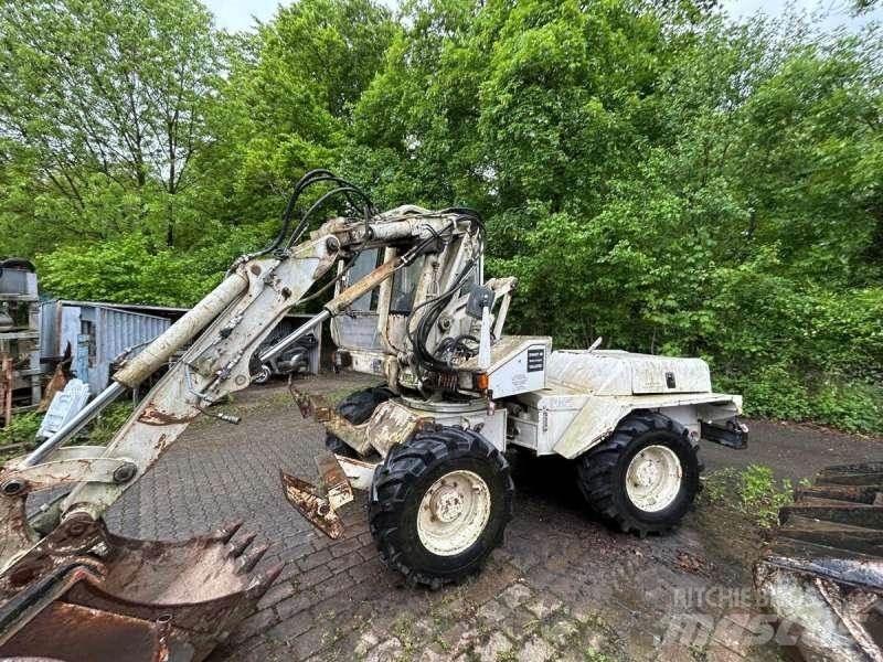Mecalac 8CXI Mobilbagger
