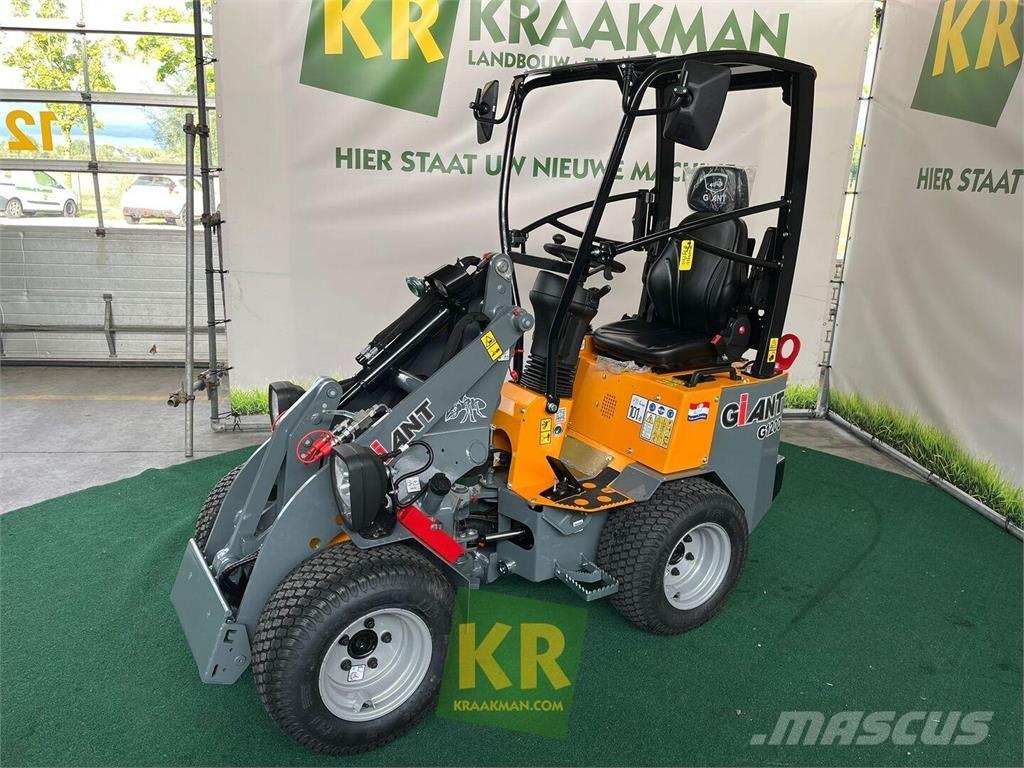 GiANT G1200 Hoflader