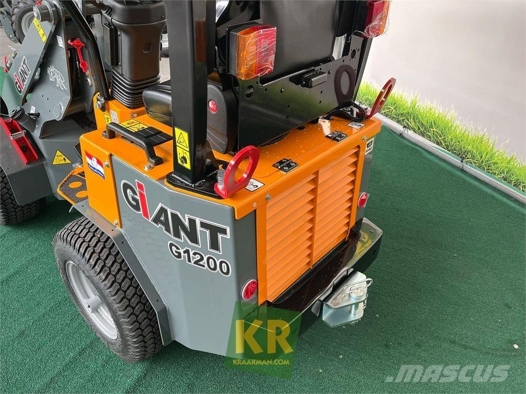 GiANT G1200 Hoflader