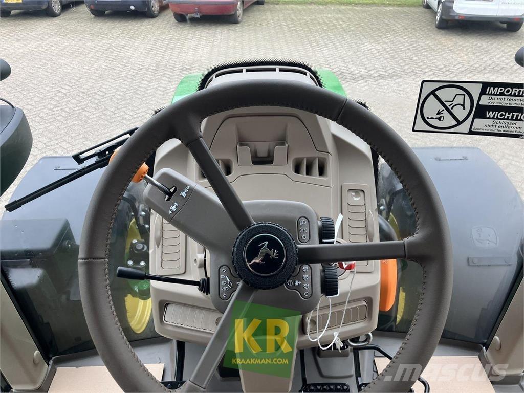 John Deere 6090M Traktoren