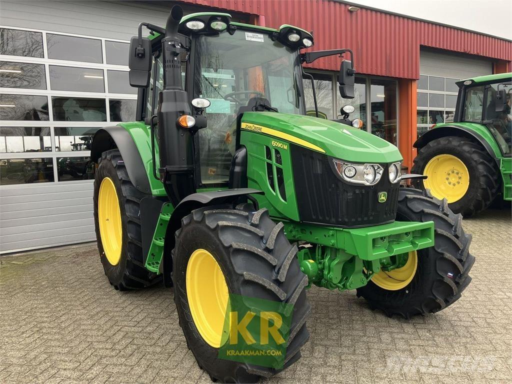 John Deere 6090M Traktoren