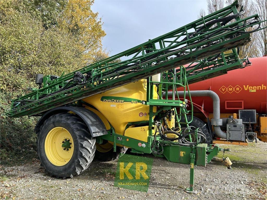 John Deere 840 Selbstfahrende Sprühgeräte