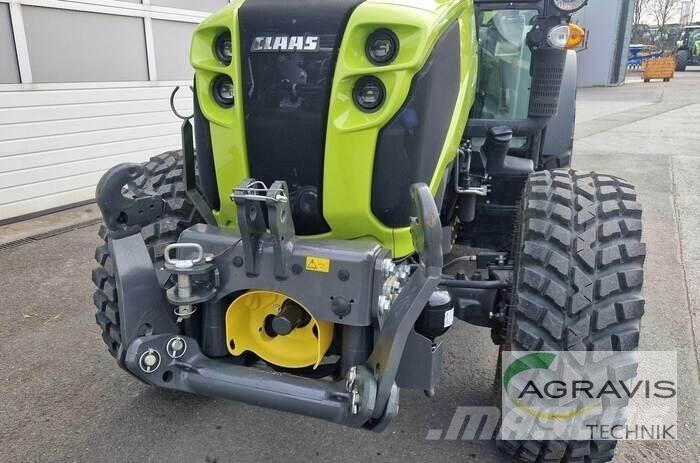 CLAAS NEXOS 240 L Traktoren