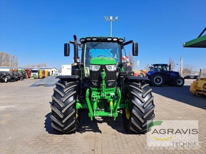 John Deere 6215 R Traktoren