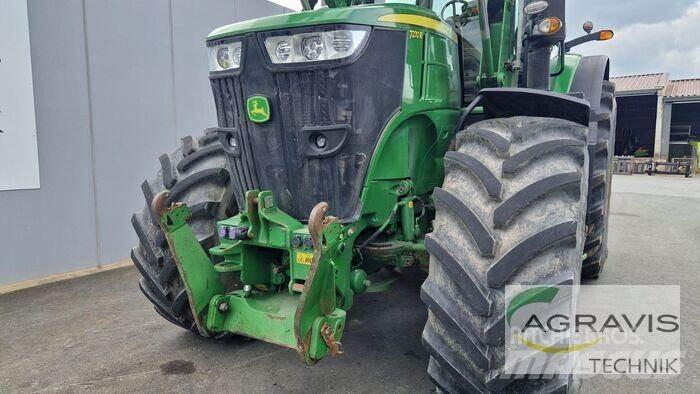 John Deere 7270 R Traktoren