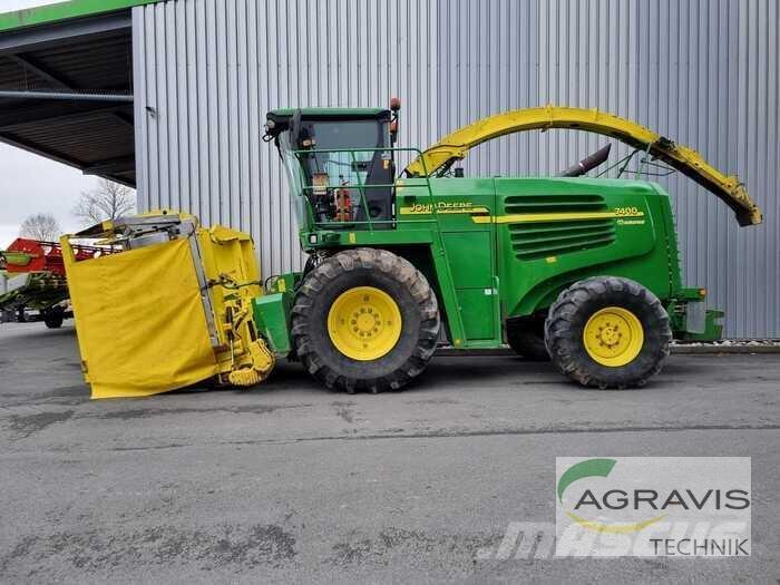 John Deere 7400 Selbstfahrende Häcksler