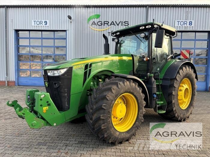John Deere 8320 R Traktoren