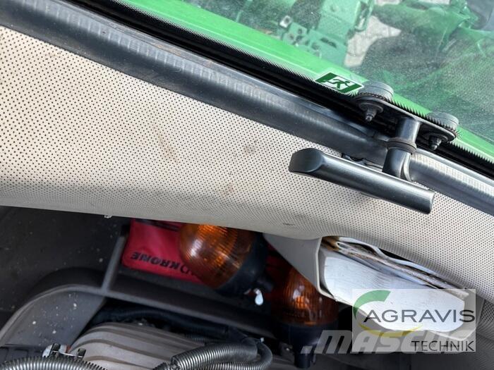 John Deere 8320 R Traktoren