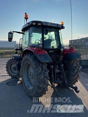 Massey Ferguson 5713S Traktoren