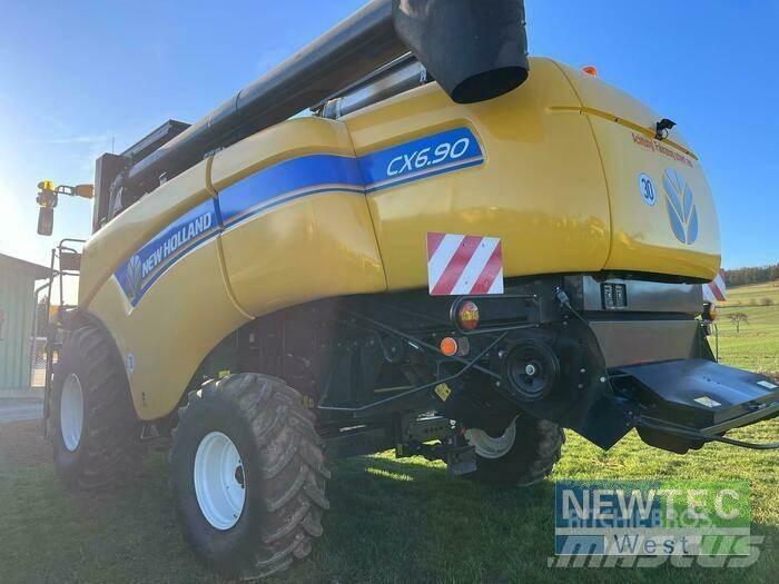 New Holland CX 6.90 Mähdrescher