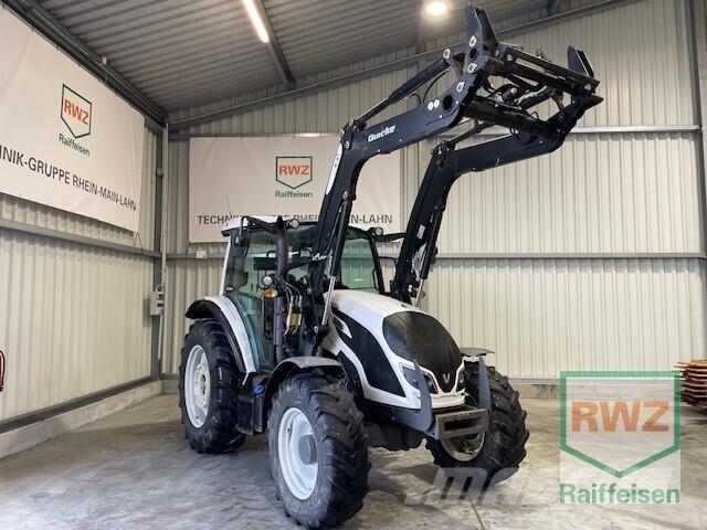 Valtra A114 H Traktoren