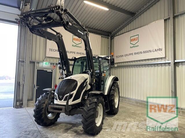 Valtra A114 H Traktoren
