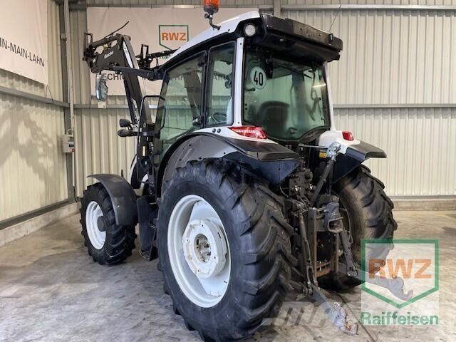 Valtra A114 H Traktoren