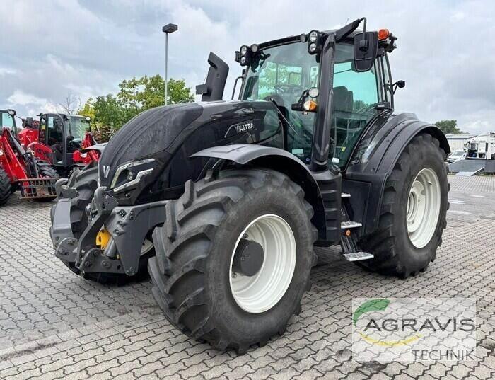 Valtra T 235 D Traktoren
