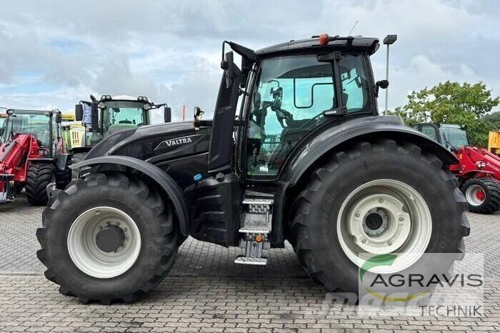 Valtra T 235 D Traktoren