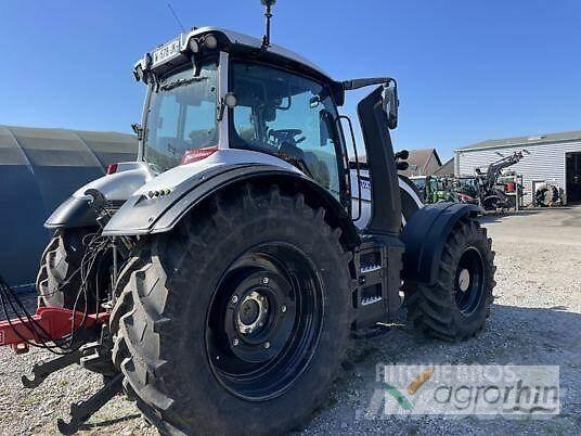 Valtra T215A Traktoren