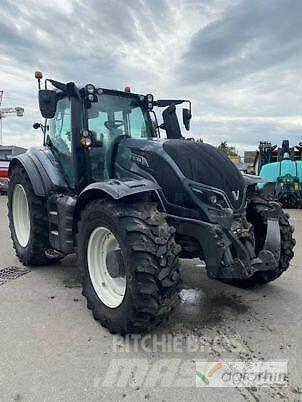 Valtra T234 VERSU Traktoren