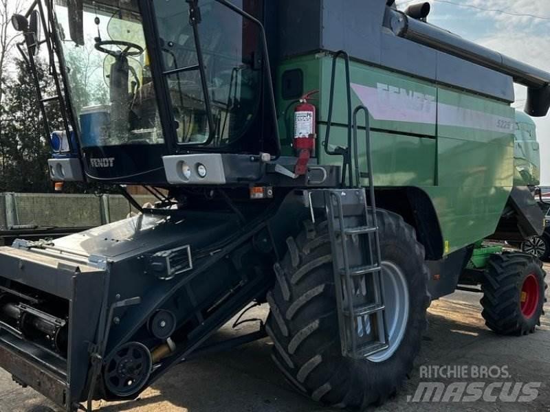 Fendt 5225 E Mähdrescher
