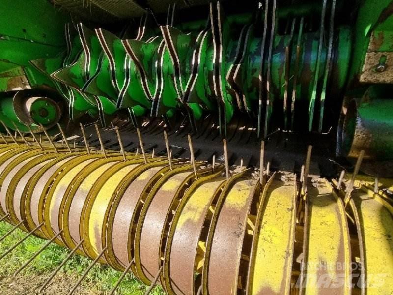 John Deere 592 Rundballenpressen