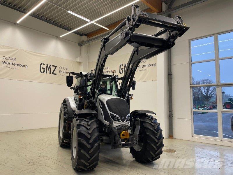 Valtra N154 Traktoren