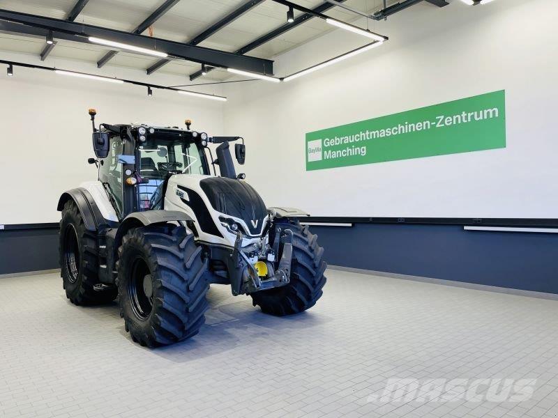 Valtra T215D Traktoren