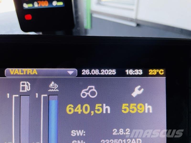 Valtra T215D Traktoren