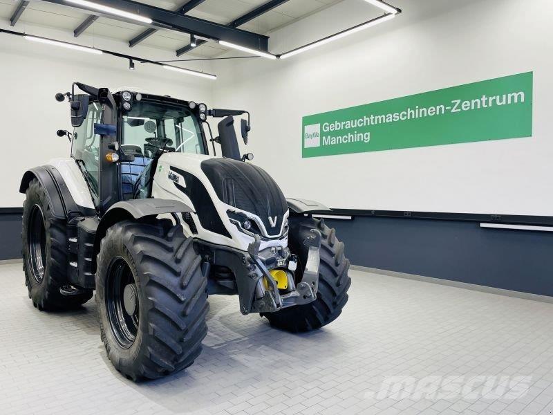 Valtra T235D Traktoren