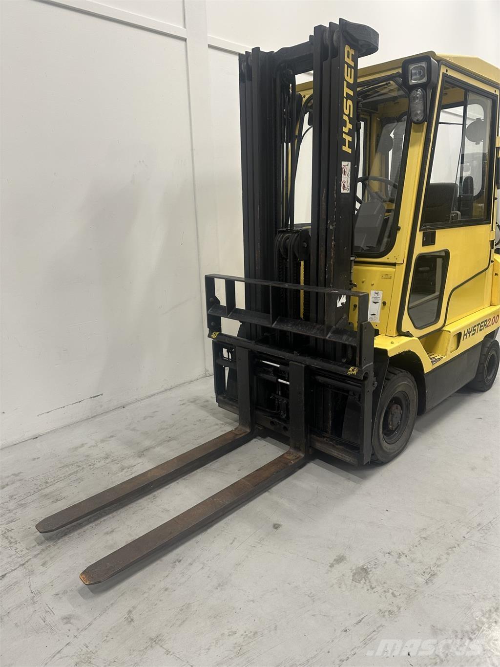 Hyster H 2.00 XM-G Gas Stapler