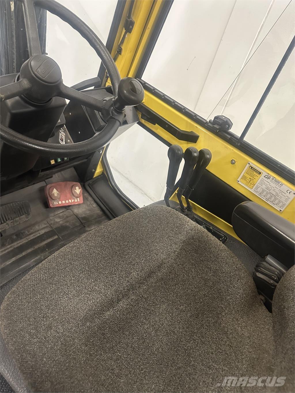 Hyster H 2.00 XM-G Gas Stapler