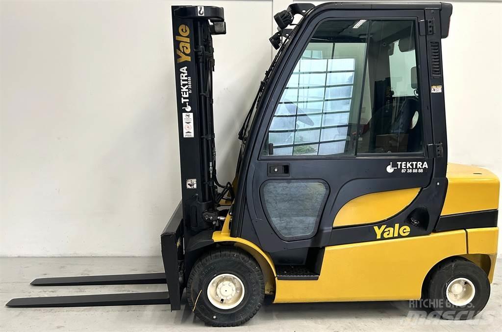 Yale GDP25LX Diesel Stapler