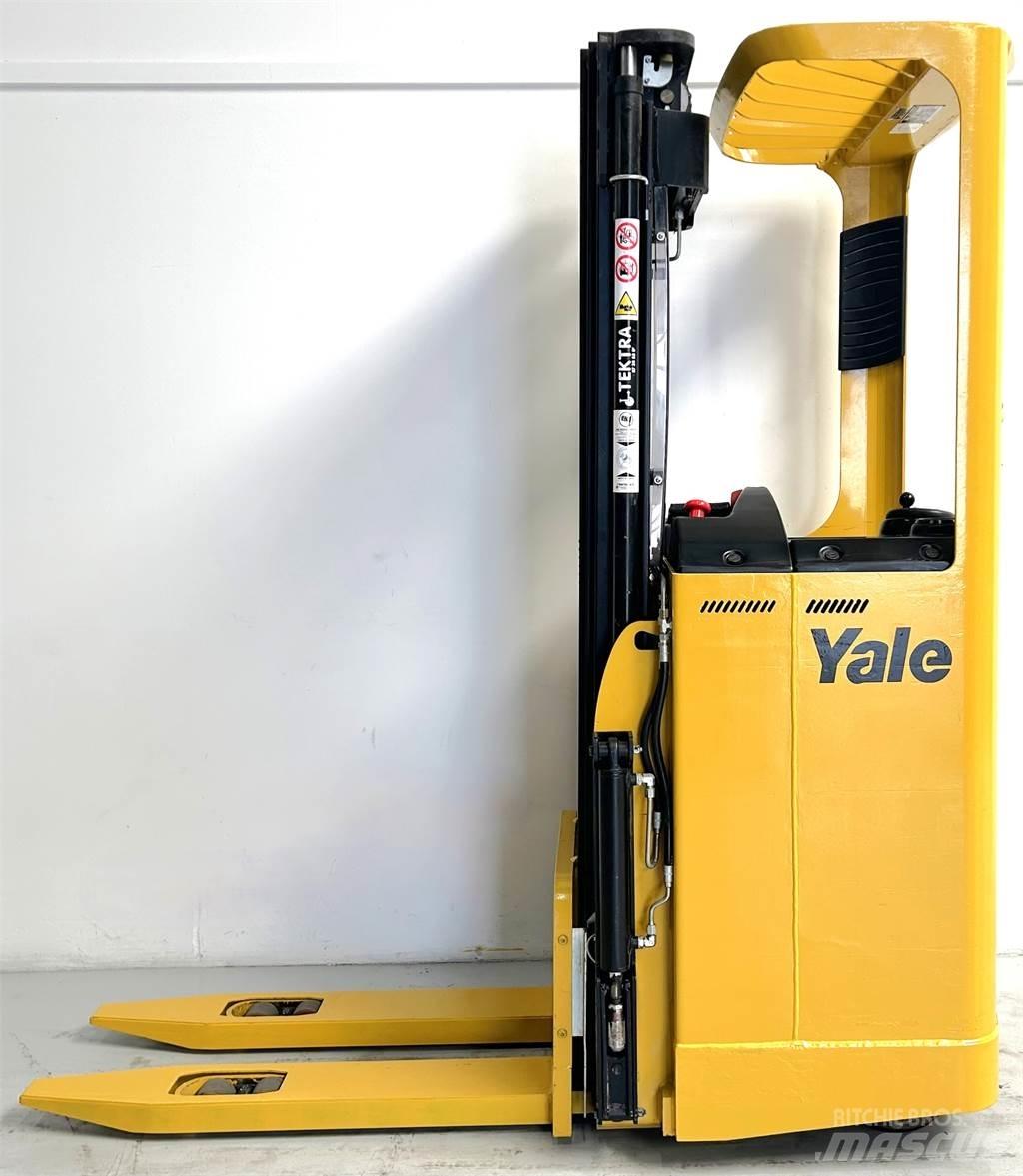 Yale SMS12S Selbstfahrstapler
