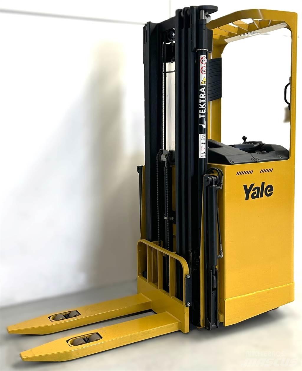Yale SMS12S Selbstfahrstapler