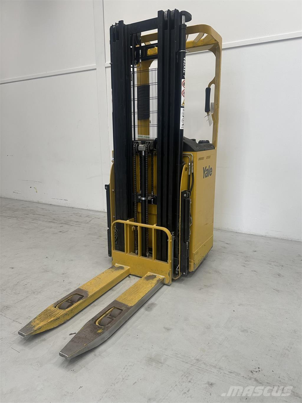 Yale SMS15S Selbstfahrstapler
