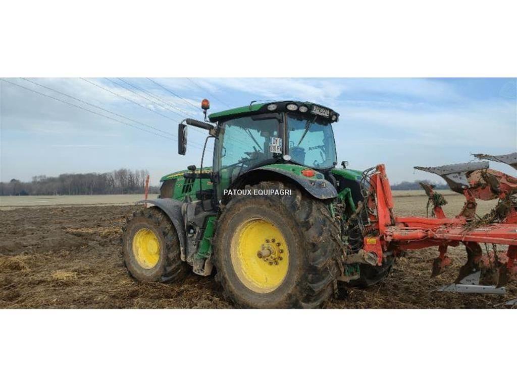 John Deere 6215R Traktoren
