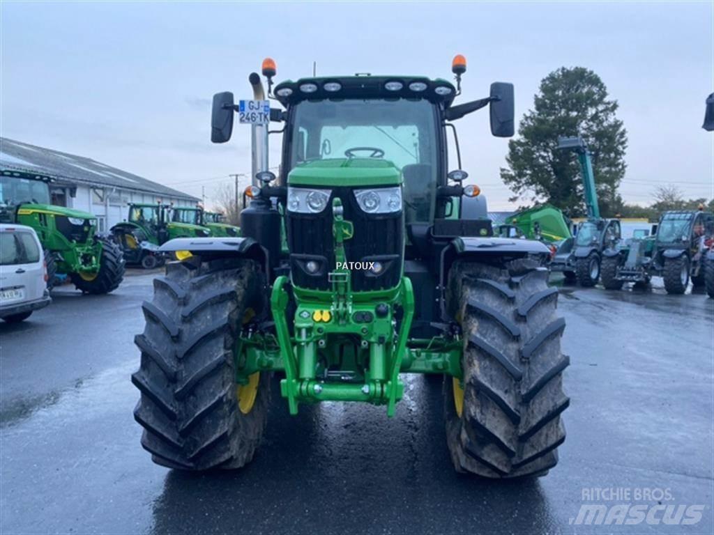 John Deere 6R215 Traktoren