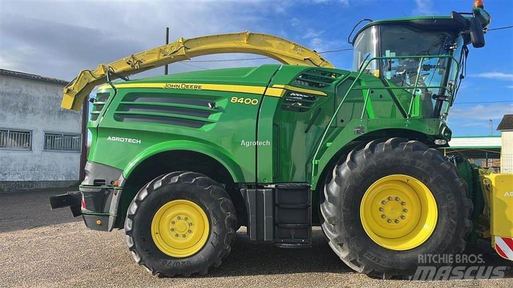 John Deere 8400 Feldhäcksler