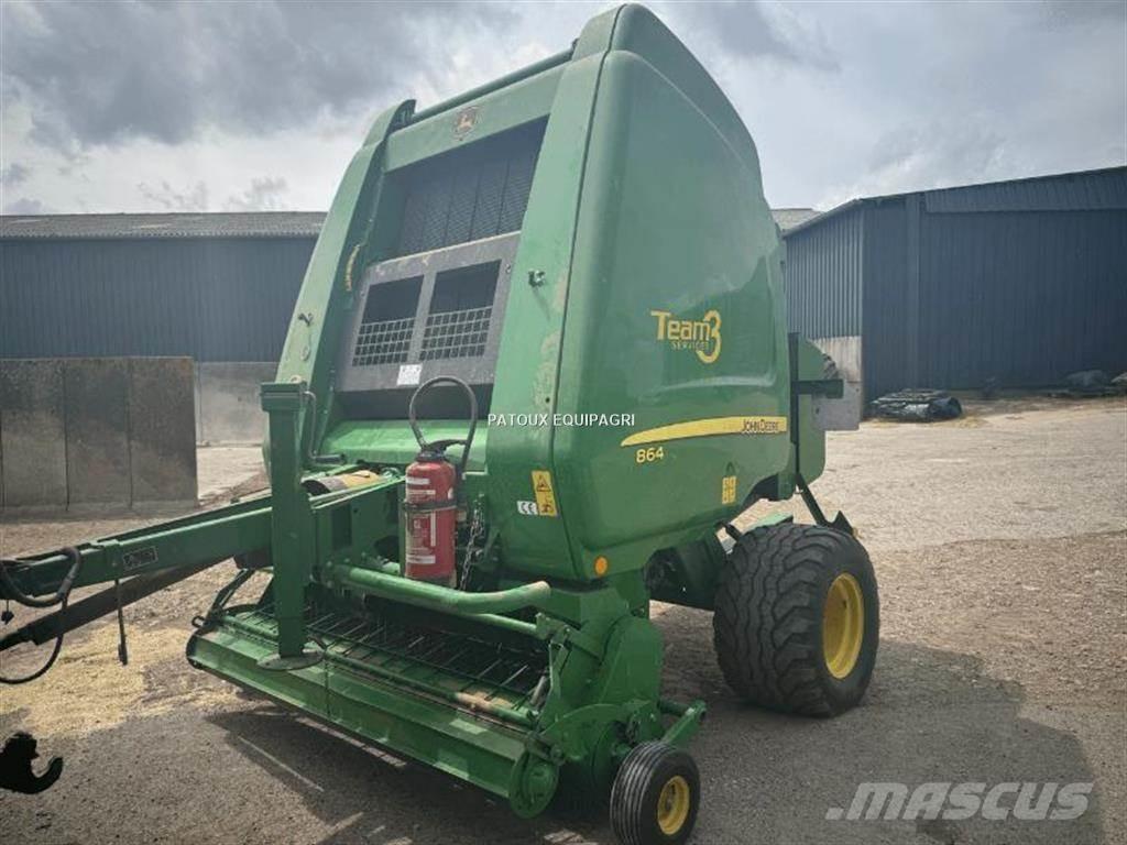 John Deere 864 Rundballenpressen