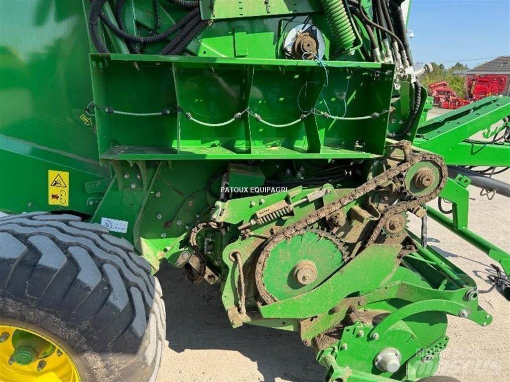 John Deere V461M Rundballenpressen