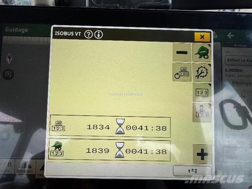 John Deere V461R Rundballenpressen