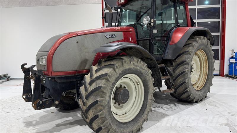 Valtra T190 Traktoren