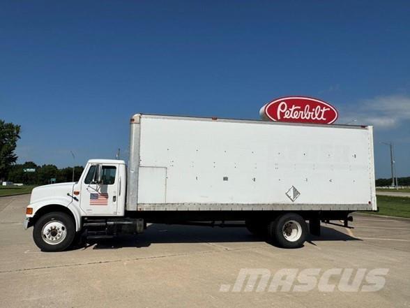International 4900 Kastenaufbau