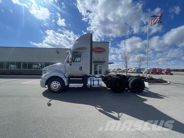 International PROSTAR Sattelzugmaschinen