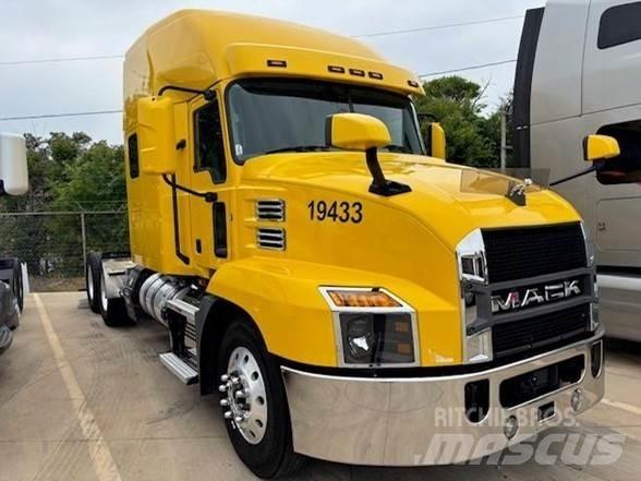 Mack ANTHEM 64T Sattelzugmaschinen