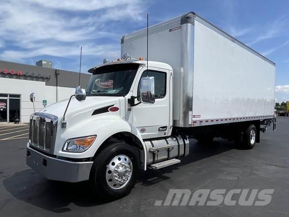 Peterbilt 536 Kastenaufbau